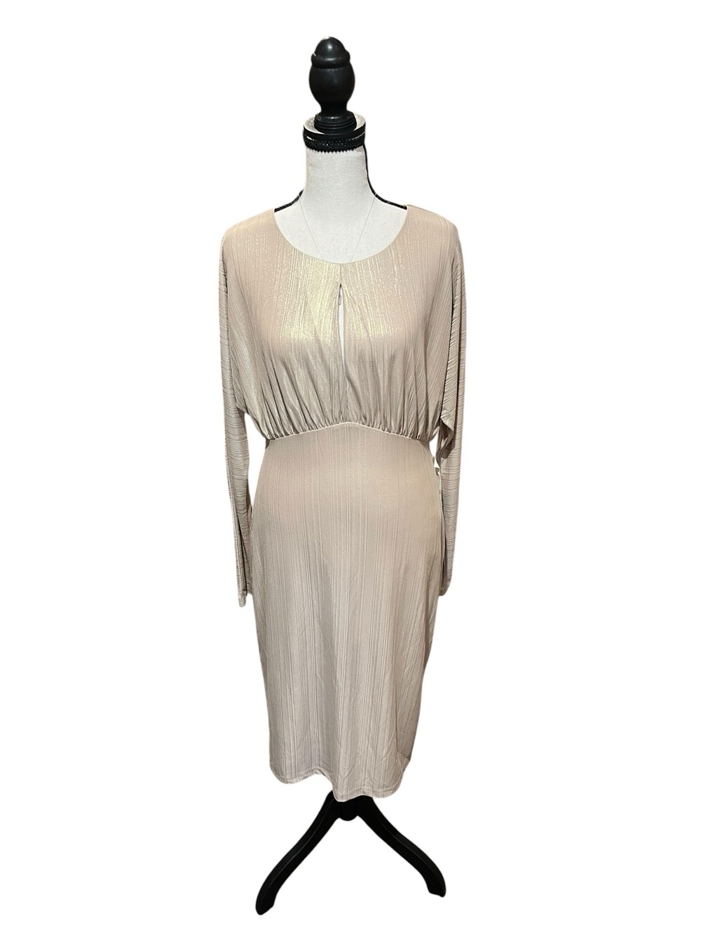 Alexia Admor Shimmery Cream Long-Sleeve Midi Dress